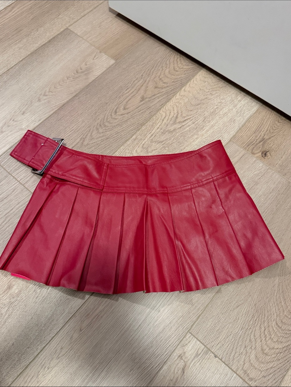 SHEIN Red Pleated Faux Leather Mini Skirt with Buckle